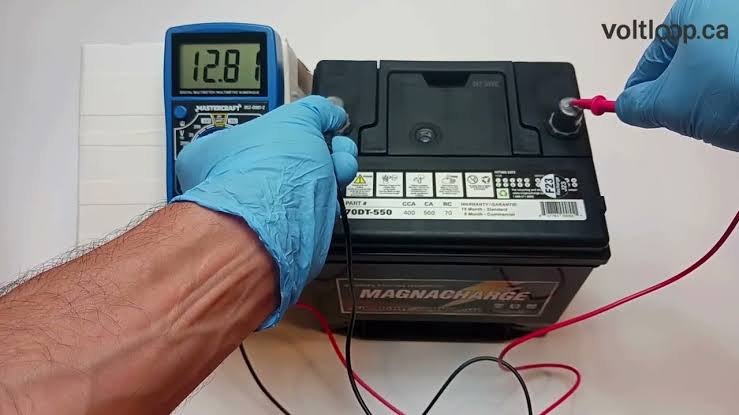 How to check voltage on a laptop
